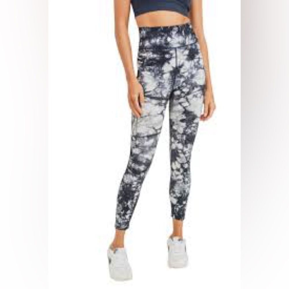 Mono B Green and White Tie-Dye Leggings